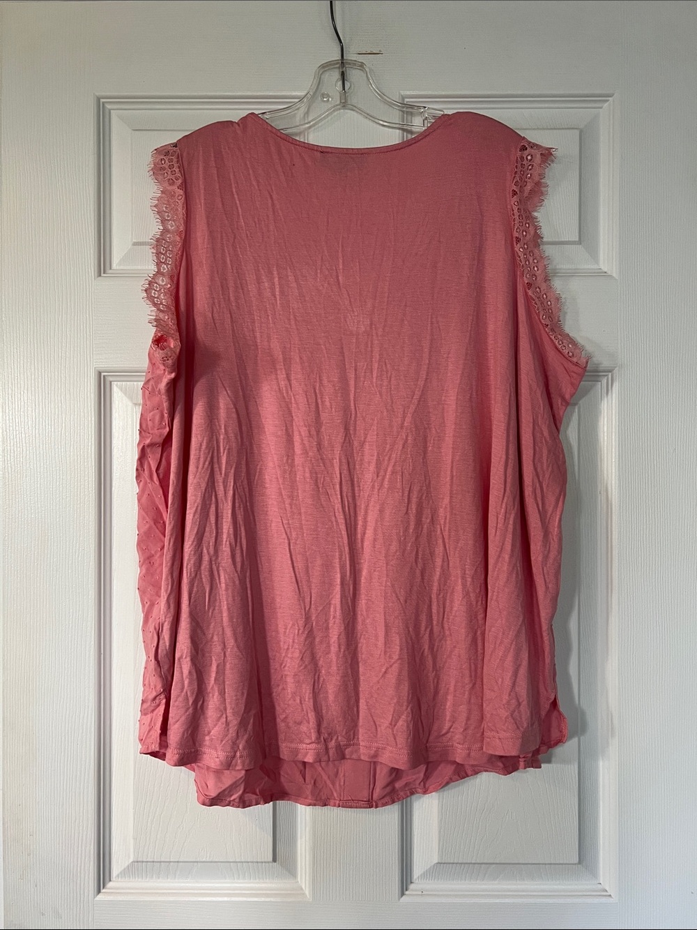 🌷6/$20🌷 Sleeveless Pink Button-Front Lace-Trim Blouse - Picture 4 of 4